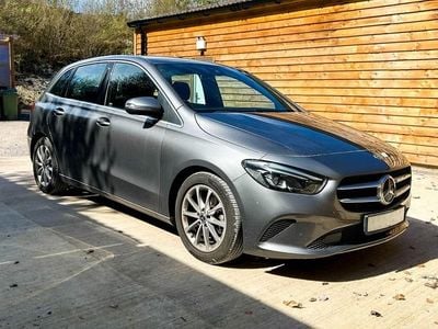 Begagnad Mercedes B180 136 HK (100 kW) 2019 Grå Minibuss