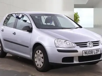Begagnad VW Golf V S 2008 Silver Halvkombi