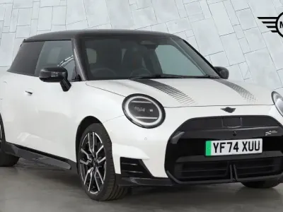Used Mini Cooper Hatch 133 kW (181 HP) 2024 White Hatchback