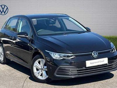 Second-hand VW Golf VIII Life 115 CP (84 kW) 2022 Negru Hatchback