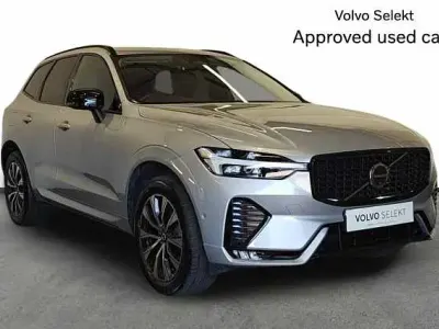 Usado Volvo XC60 Plus 250 CV (183 kW) 2025 Plateado SUV