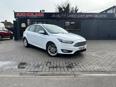 Used Ford Focus Zetec 120 HP (88 kW) 2016 White Hatchback