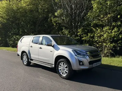 Usado Isuzu D-Max 164 HP (120 kW) 2019 Prateado Pickup