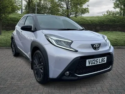 Używany Toyota Aygo X Edition 72 KM (52 kW) 2025 Srebrny SUV