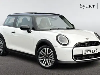 Used Mini Cooper Hatch 113 kW (154 HP) 2025 White Hatchback