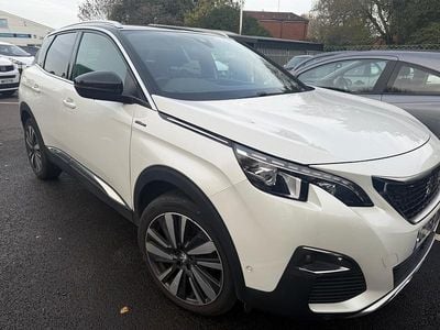 White Used 2018 Mitsubishi Outlander P-HEV SUV | £9,850 (Fair price)