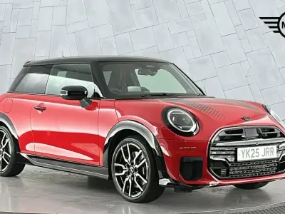 Used Mini Cooper Hatch 113 kW (154 HP) 2025 Red Hatchback