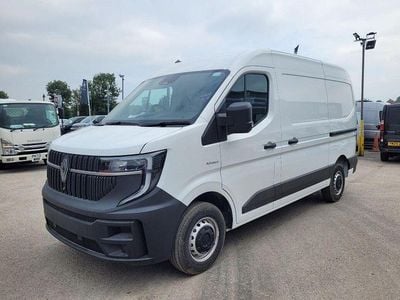 White New 2025 Renault Master Van | £22,990 (Good price)