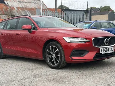 Used Volvo V60 Momentum 2018 Red Estate
