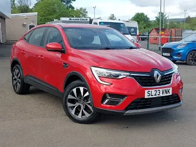Używany Renault Arkana Evolution 138 KM (101 kW) 2023 Czerwony SUV