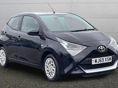 Used Toyota Aygo X-play 72 HP (52 kW) 2019 Black Hatchback