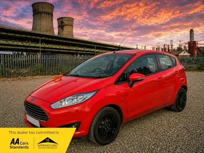 Used Ford Fiesta Zetec 2014 Red Hatchback
