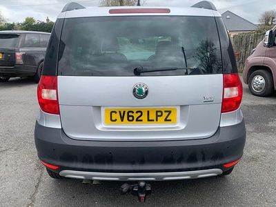 Used Skoda Yeti GreenLine 105 HP (77 kW) 2012 Silver SUV