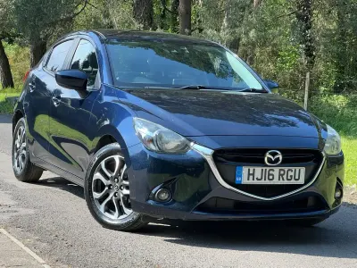Usado Mazda 2 Inclusive 2016 Azul Citadino