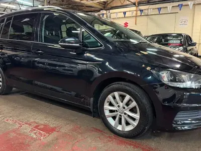 Used VW Touran SE 110 HP (80 kW) 2015 Black MPV