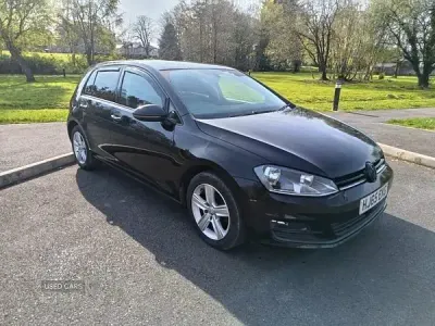 Gebraucht VW Golf VII Match 110 PS (80 kW) 2015 Schwarz Kleinwagen