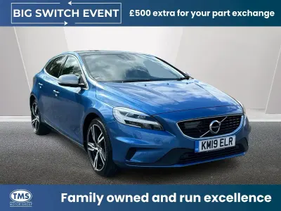 Used Volvo V40 R-Design 118 HP (86 kW) 2019 Blue Hatchback