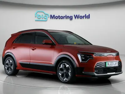 Used Kia e-Niro 147 kW (201 HP) 2023 Orange SUV