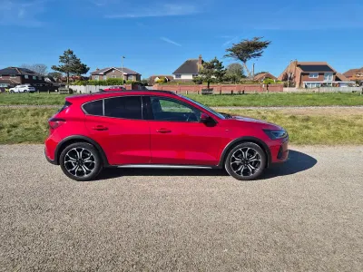 Używany Ford Focus Active X 155 KM (114 kW) 2023 Czerwony Hatchback
