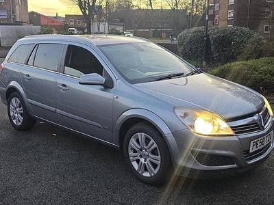 Silver Used 2008 Vauxhall Astra Design Edition Estate | £2,495 (Fair price)