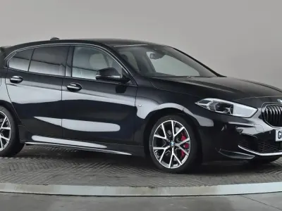 Begagnad BMW 128 Comfort Edition 265 HK (194 kW) 2023 Svart Halvkombi