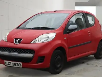Used Peugeot 107 68 HP (50 kW) 2012 Red Hatchback