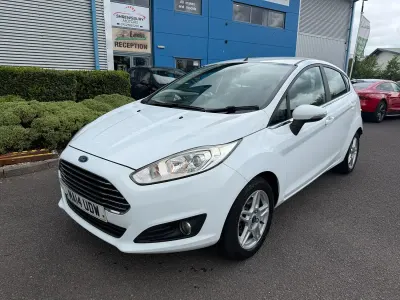 Used Ford Fiesta Zetec 82 HP (60 kW) 2014 White Hatchback