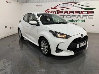 White Used 2024 Toyota Yaris Hybrid Hatchback | £16,999 (Good price)