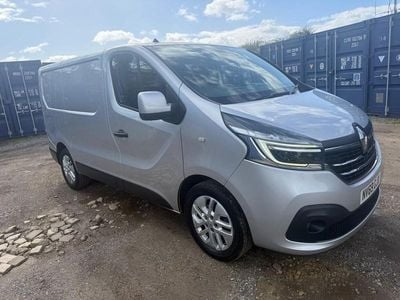 Usado Renault Trafic 2019 Plateado Monovolumen