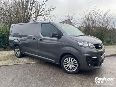 Second-hand Vauxhall Vivaro 145 CP (106 kW) 2023 Gri Monovolum