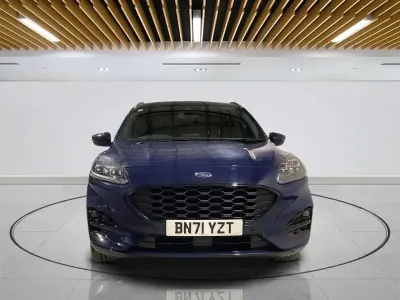 Usado Ford Kuga ST-Line 225 HP (165 kW) 2021 Azul SUV