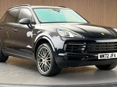Used Porsche Cayenne Platinum Edition 462 HP (339 kW) 2022 Blue SUV