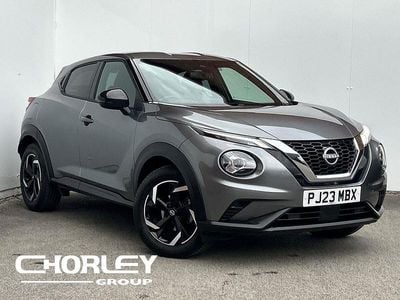 Usado Nissan Juke N-Connecta 114 HP (83 kW) 2023 Cinzento SUV