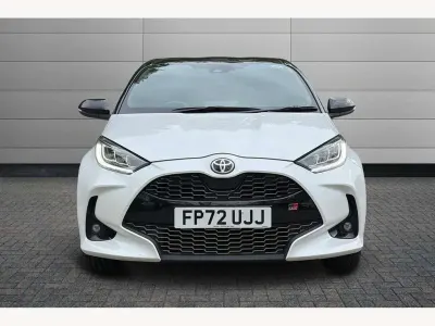 Używany Toyota Yaris Hybrid Sport 116 KM (85 kW) 2022 Biały Hatchback
