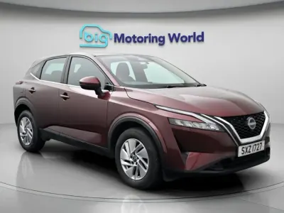 Usado Nissan Qashqai Acenta Premium 140 CV (102 kW) 2023 Rojo SUV