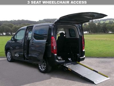 Used Citroën Berlingo Feel 100 HP (73 kW) 2020 Grey MPV