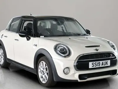 Used Mini Cooper S Classic 192 HP (141 kW) 2019 White Hatchback