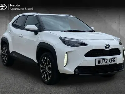 Used Toyota Yaris Cross Design 114 HP (83 kW) 2022 Pure white SUV