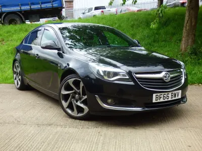 Used Vauxhall Insignia SRi 170 HP (125 kW) 2016 Black Hatchback