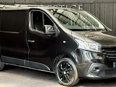 Used Renault Trafic 2018 Black MPV