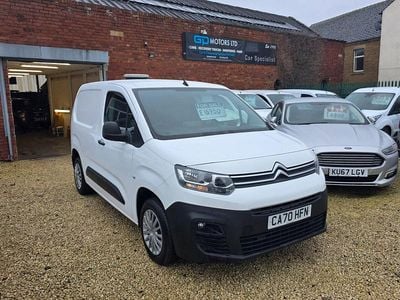 Used Citroën Berlingo Start 75 HP (55 kW) 2020 White MPV