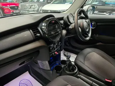 Usado Mini Cooper Hatch 2017 Azul Citadino