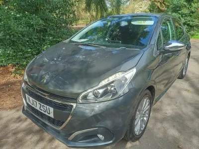 Begagnad Peugeot 208 Allure 100 HK (73 kW) 2017 Grå Halvkombi