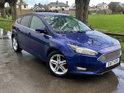 Used Ford Focus Zetec 125 HP (91 kW) 2017 Blue Hatchback