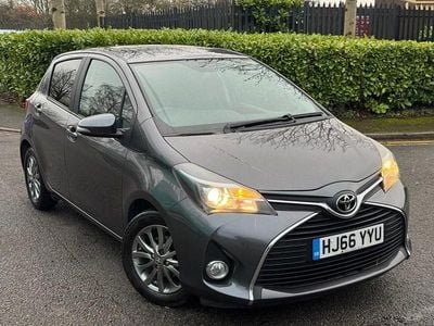 Used Toyota Yaris 69 HP (50 kW) 2016 Grey Hatchback