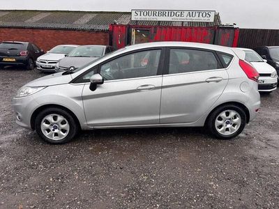 Silver Used 2011 Ford Fiesta Zetec Hatchback | £2,495 (Fair price)