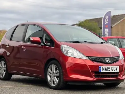 Used Honda Jazz ES 99 HP (72 kW) 2015 Red Hatchback
