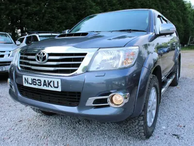 Used Toyota HiLux 171 HP (125 kW) 2013 Grey Pickup