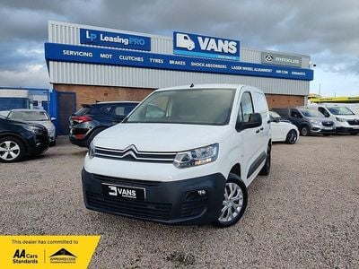 Used Citroën Berlingo 101 HP (74 kW) 2020 White MPV