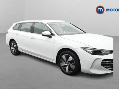 Used VW Passat Life 204 HP (150 kW) 2025 White Estate